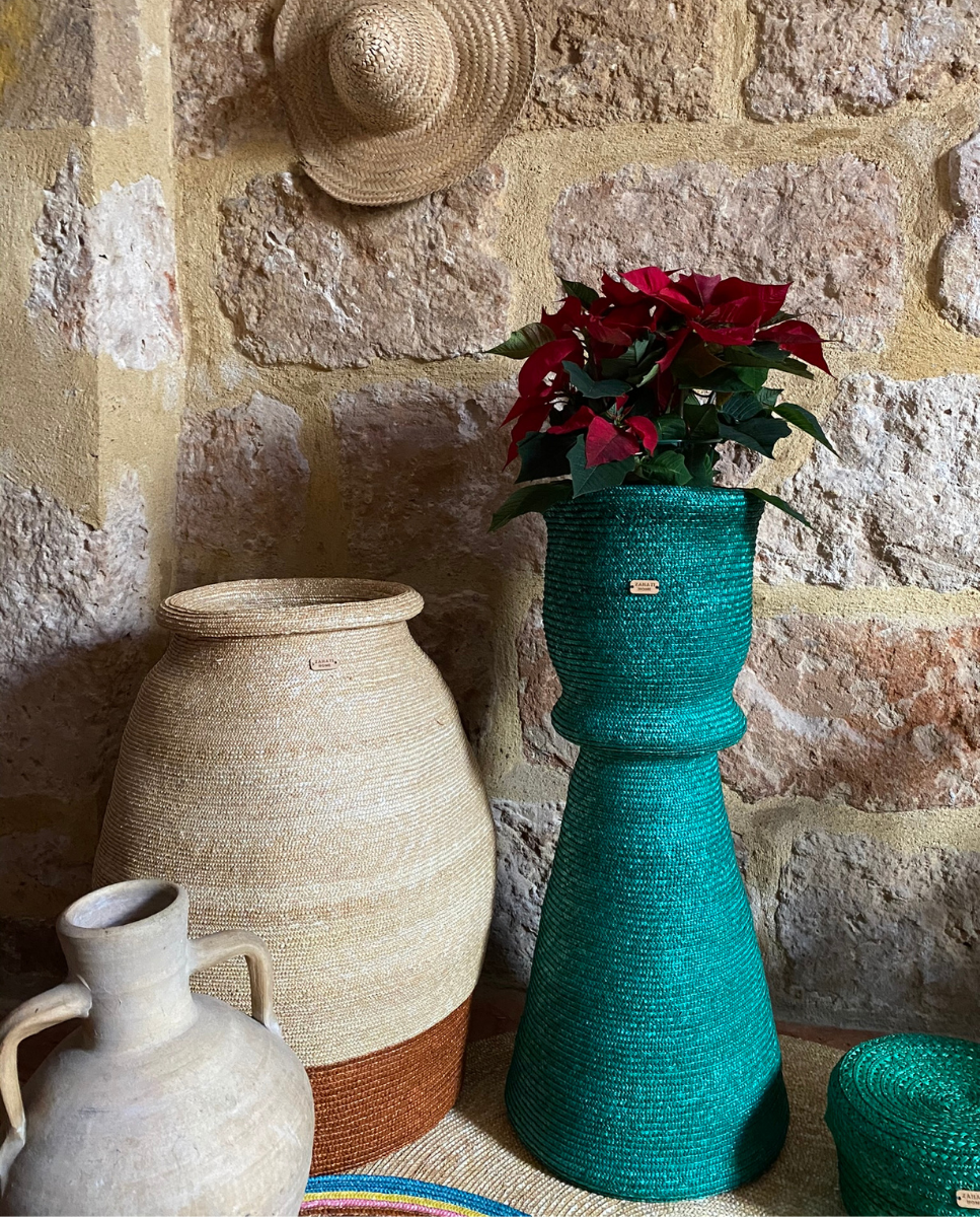 Bombalomba Green + Two-tone natural straw vase 
