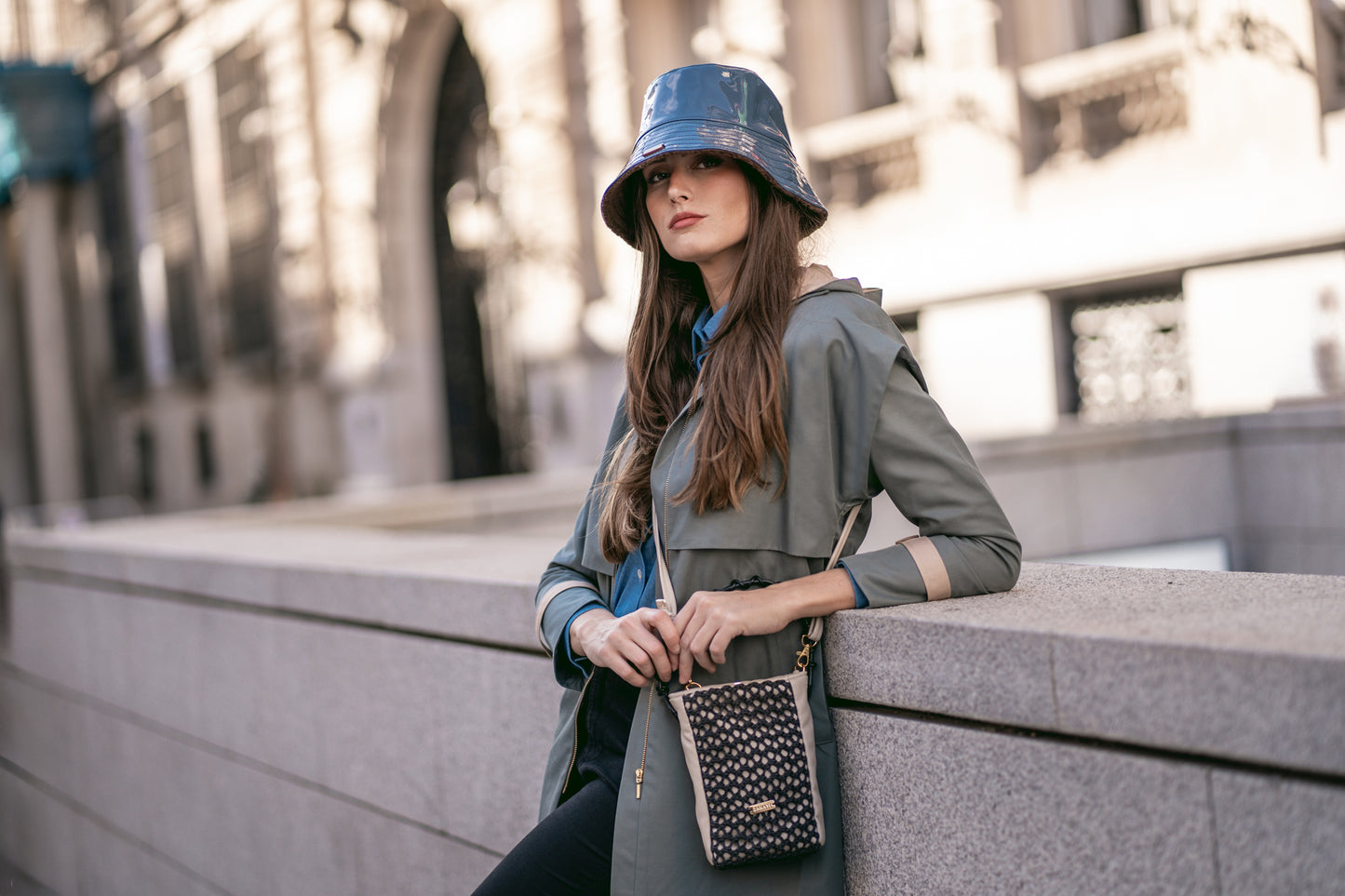 Bolso Zig-zag Champagne + marino