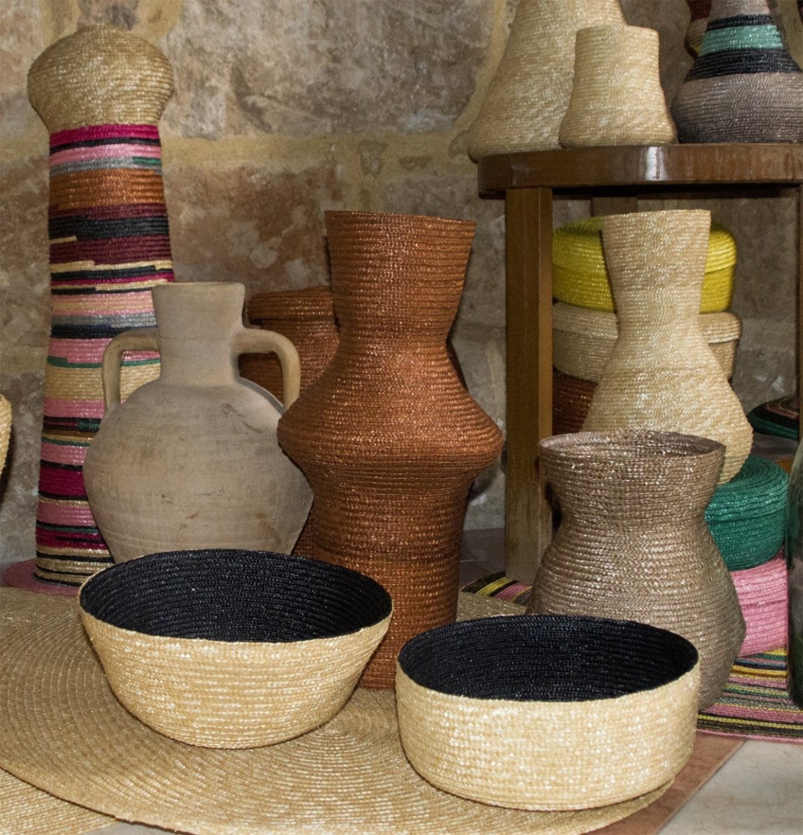 Bicolor round bowl + bicolor natural straw bowl + Plum Vase + Damask Vase